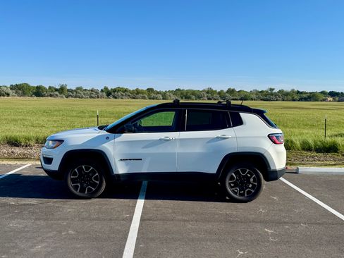 Used 2019 Jeep Compass Trailhawk AWD/4WD image 4