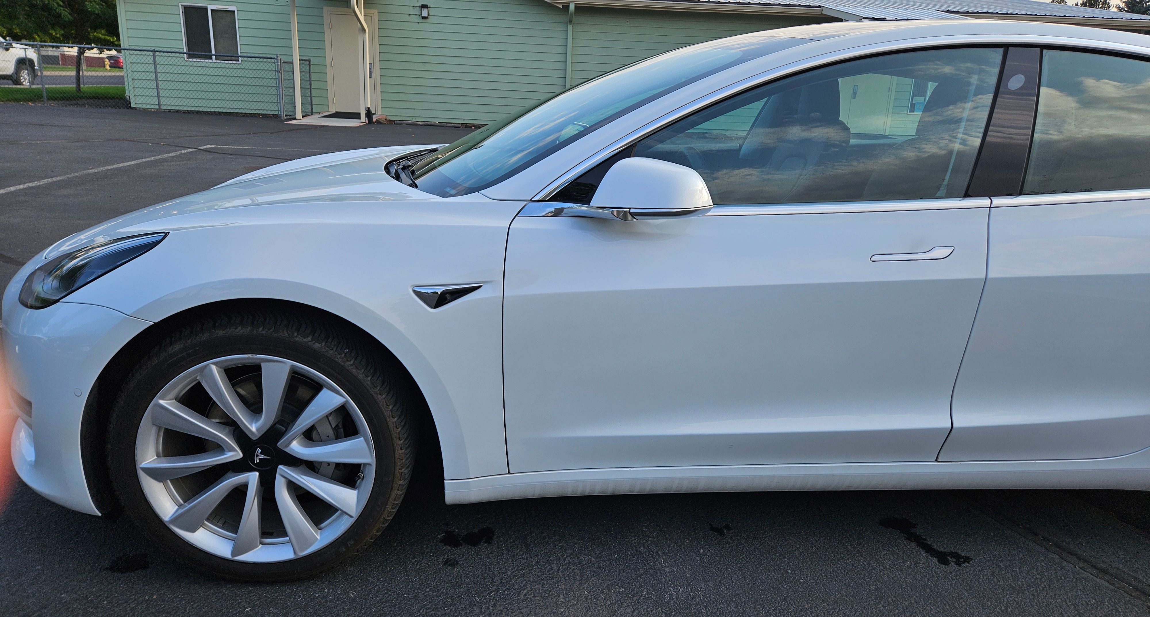 Used 2020 Tesla Model 3 Standard Range Plus RWD image 16