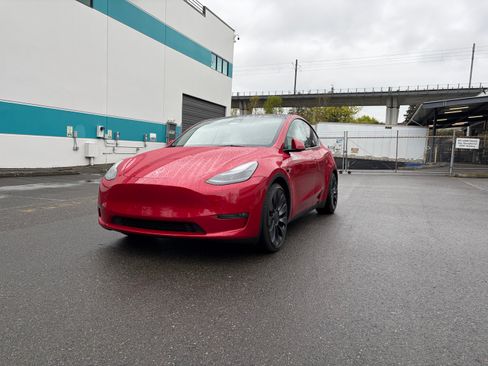 Used 2023 Tesla Model Y Performance image 4
