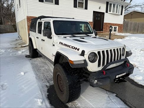 Used 2022 Jeep Gladiator Rubicon w/ LED Lighting Group image 2