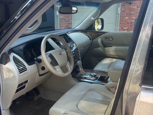 Used 2014 INFINITI QX80 4WD w/ Theater Package image 11