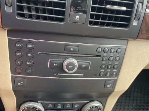 Used 2012 Mercedes-Benz GLK 350 4MATIC image 8