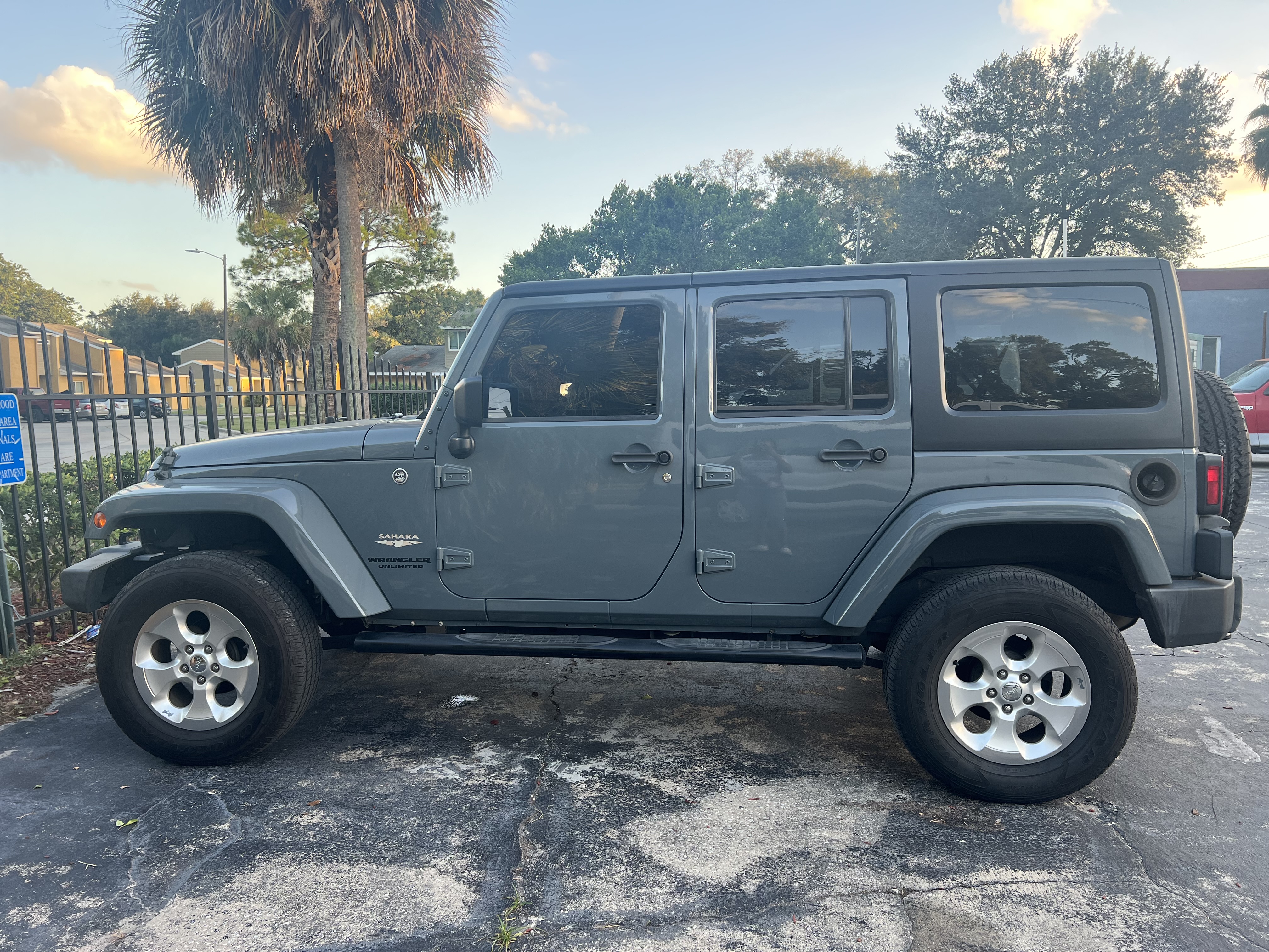 Used 2015 Jeep Wrangler Unlimited Sahara w/ Max Tow Package AWD/4WD image 2
