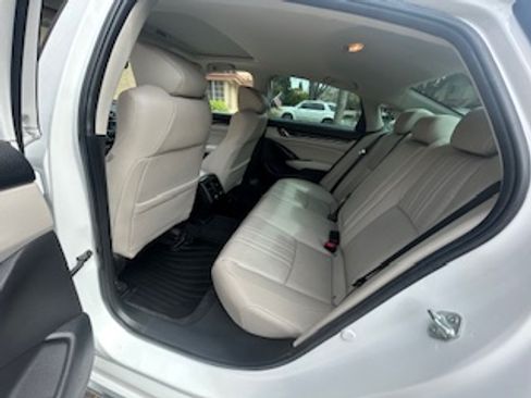 Used 2022 Honda Accord EX-L image 6