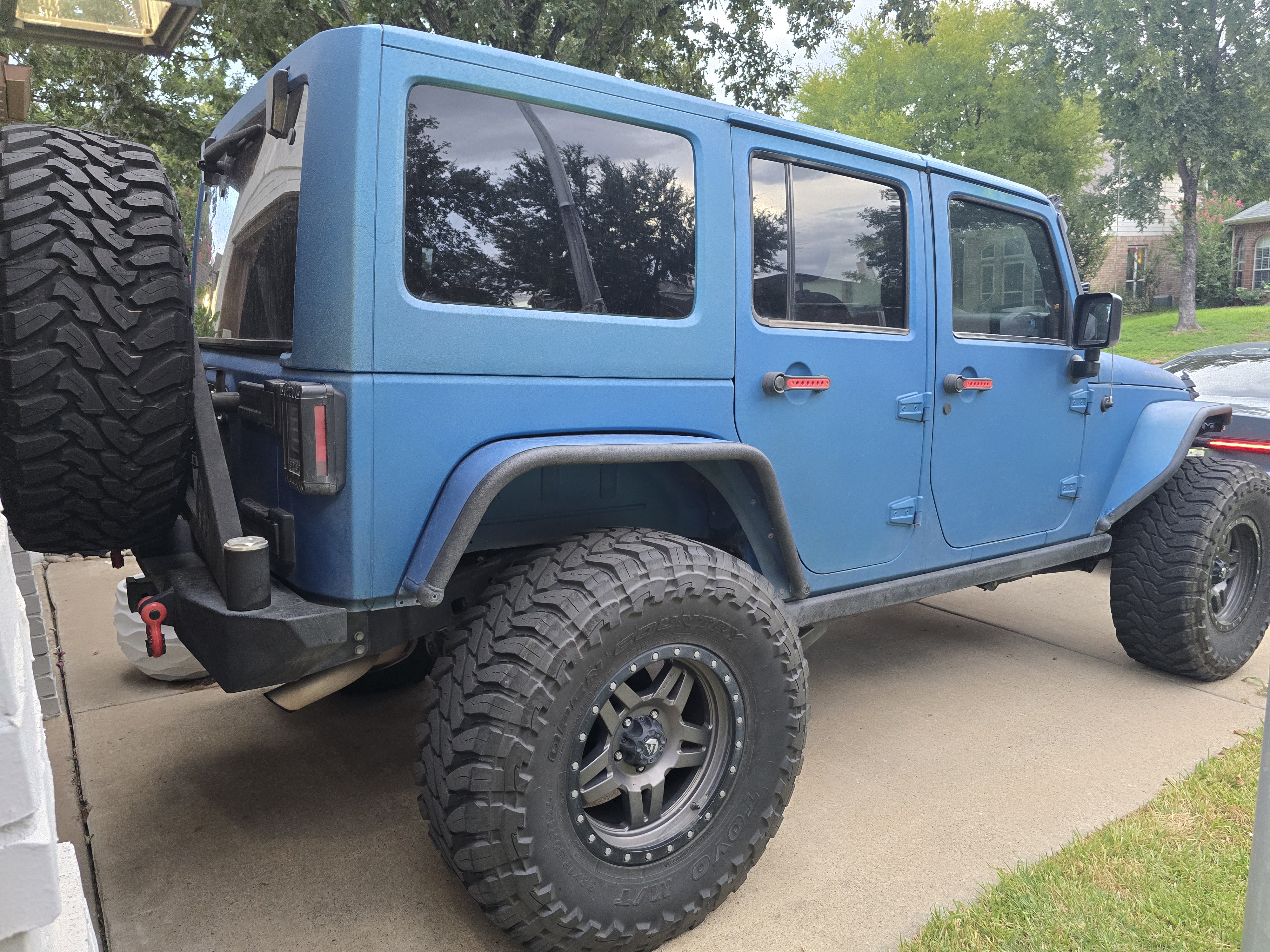 Used 2016 Jeep Wrangler Unlimited Rubicon w/ Connectivity Group AWD/4WD image 22