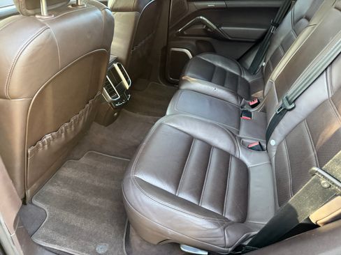 Used 2011 Porsche Cayenne Turbo image 26