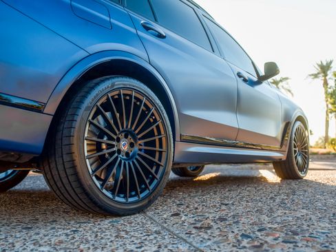 Used 2024 BMW ALPINA XB7 image 8