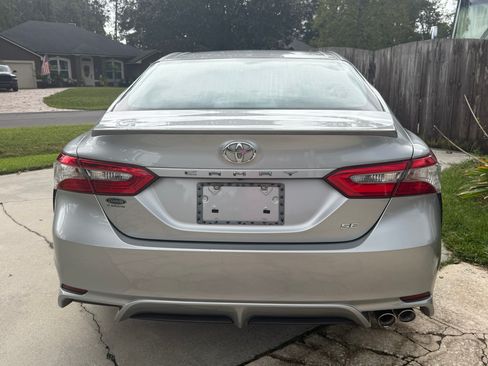 Used 2018 Toyota Camry SE image 5