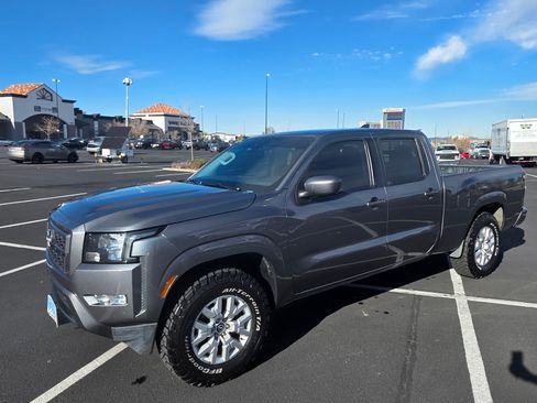 Used 2022 Nissan Frontier SV image 4