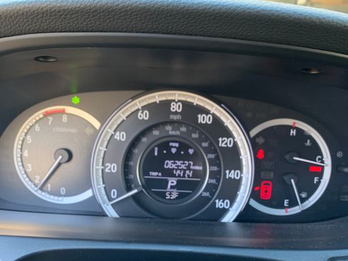 Used 2017 Honda Accord LX image 9