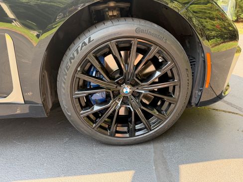 Used 2020 BMW M760i xDrive w/ Luxury Rear Seating Package AWD/4WD image 31