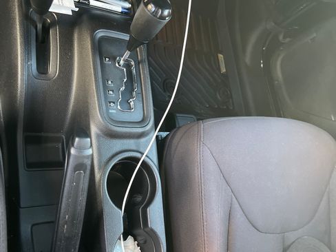 Used 2015 Jeep Wrangler Sport image 21