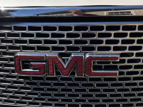 Used 2015 GMC Yukon XL Denali w/ Open Road Package AWD/4WD image 4