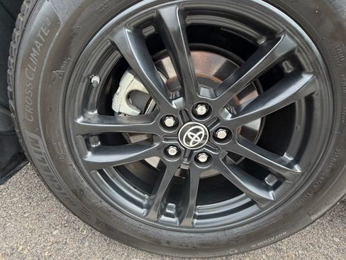 Used 2022 Toyota Sienna Platinum image 6