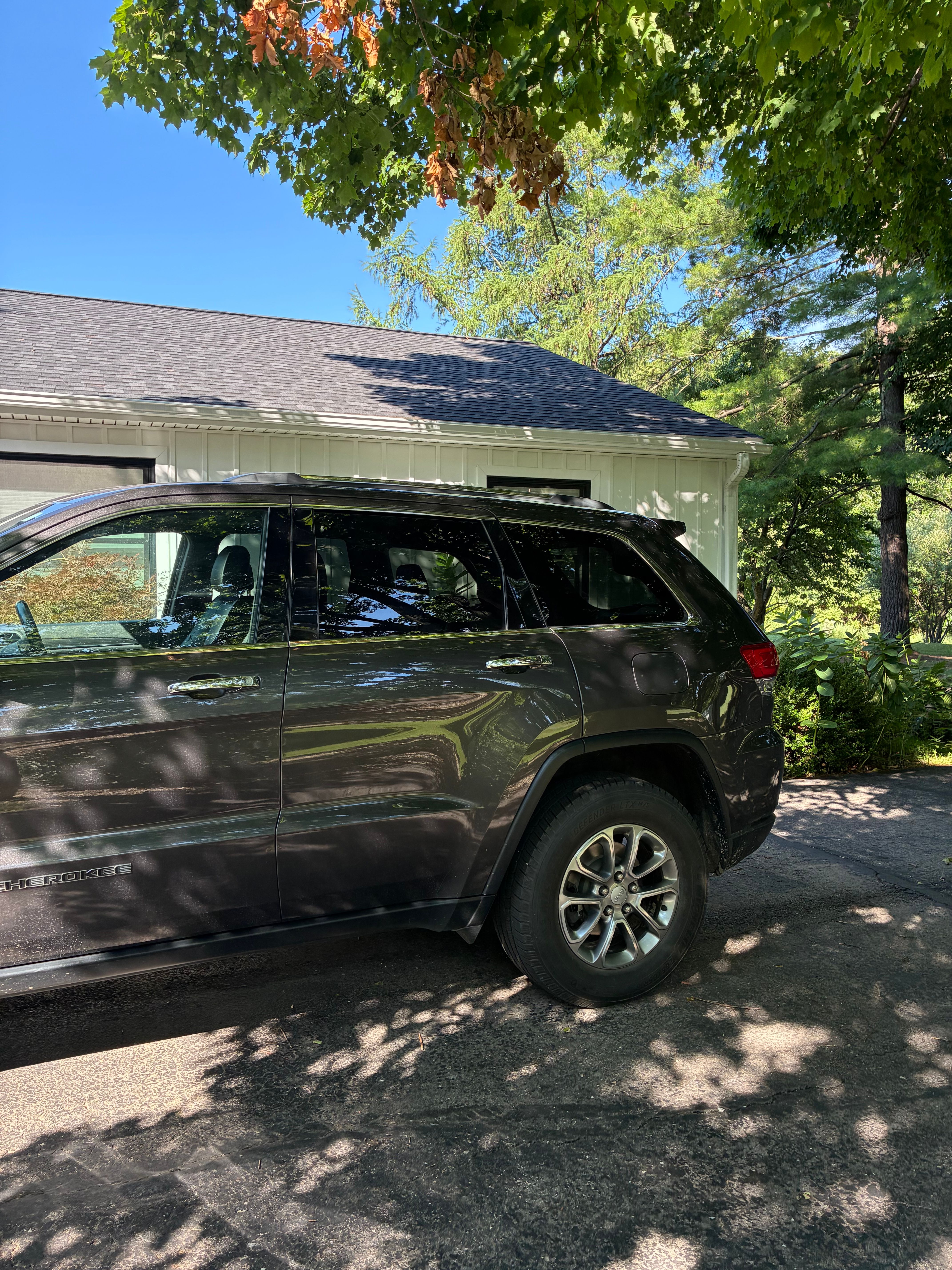 Used 2019 Jeep Grand Cherokee Limited AWD/4WD image 15