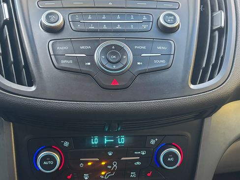 Used 2018 Ford Escape SE image 12