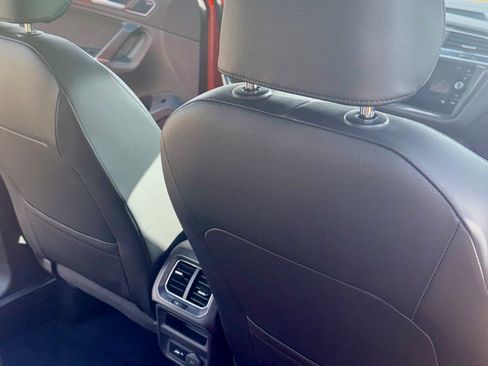 Used 2018 Volkswagen Tiguan SEL Premium image 28