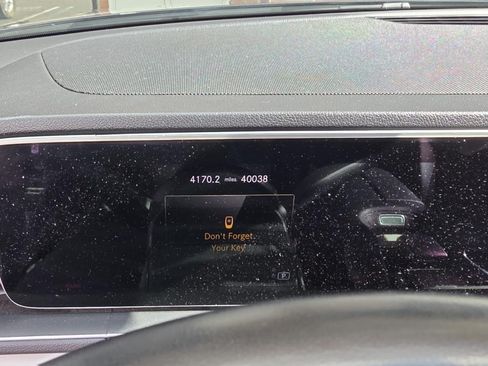 Used 2023 Mercedes-Benz GLE 350 w/ Premium Package image 6