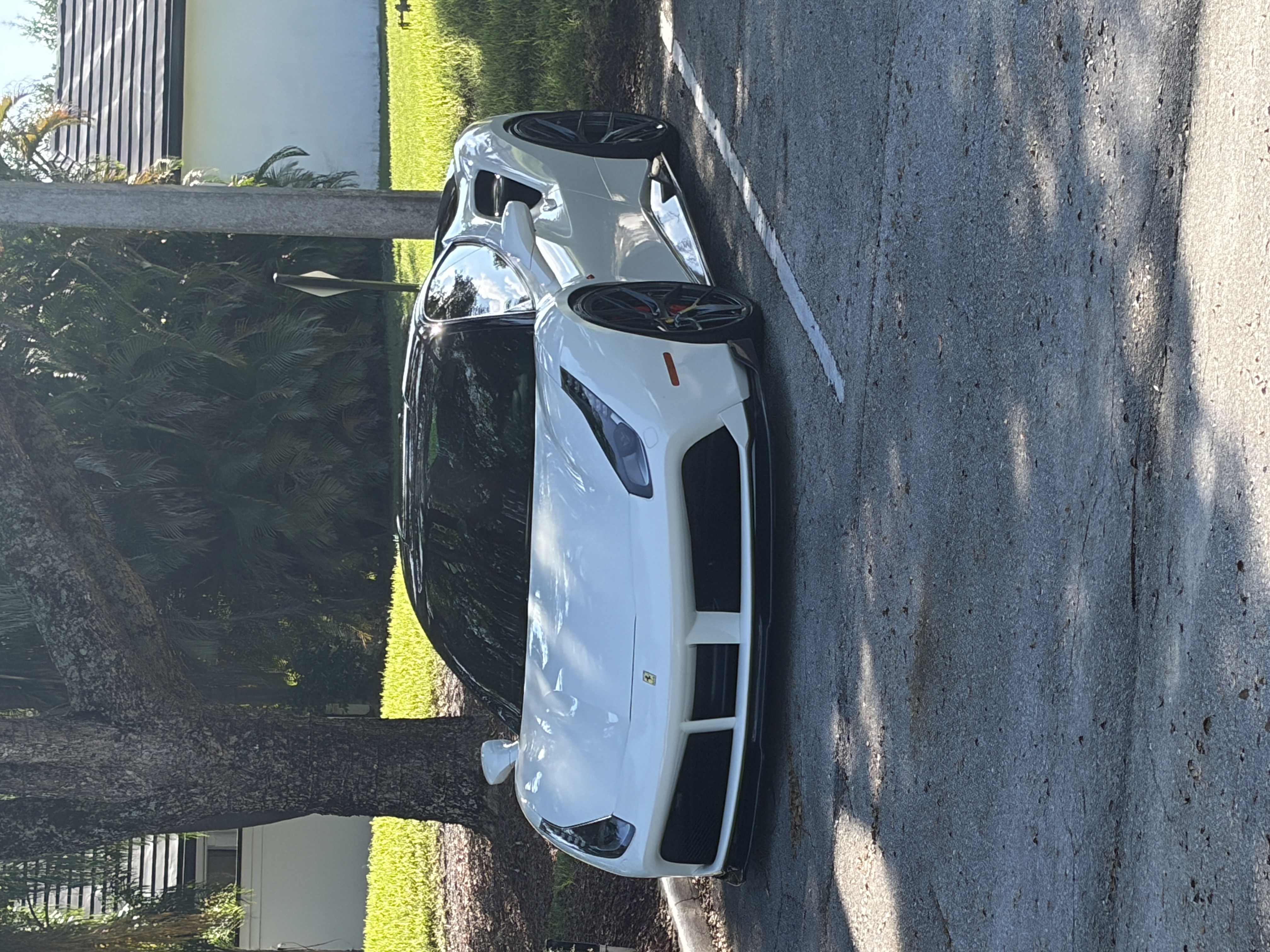 Used 2018 Ferrari 488 GTB RWD image 11