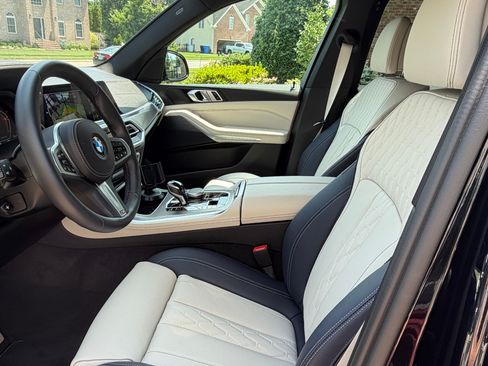 Used 2022 BMW X5 xDrive40i w/ M Sport Package AWD/4WD image 6