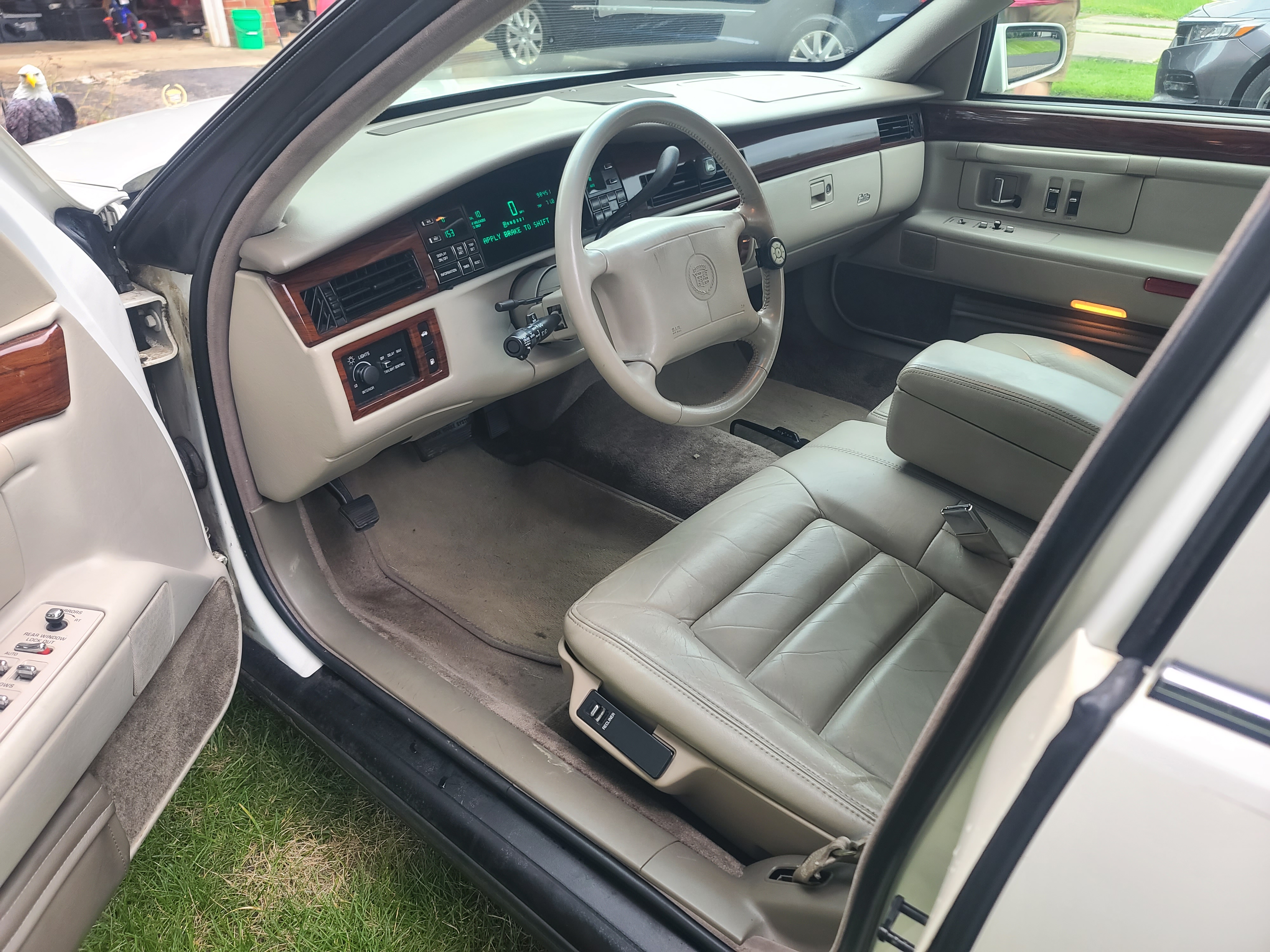 Used 1995 Cadillac De Ville Sedan FWD image 10