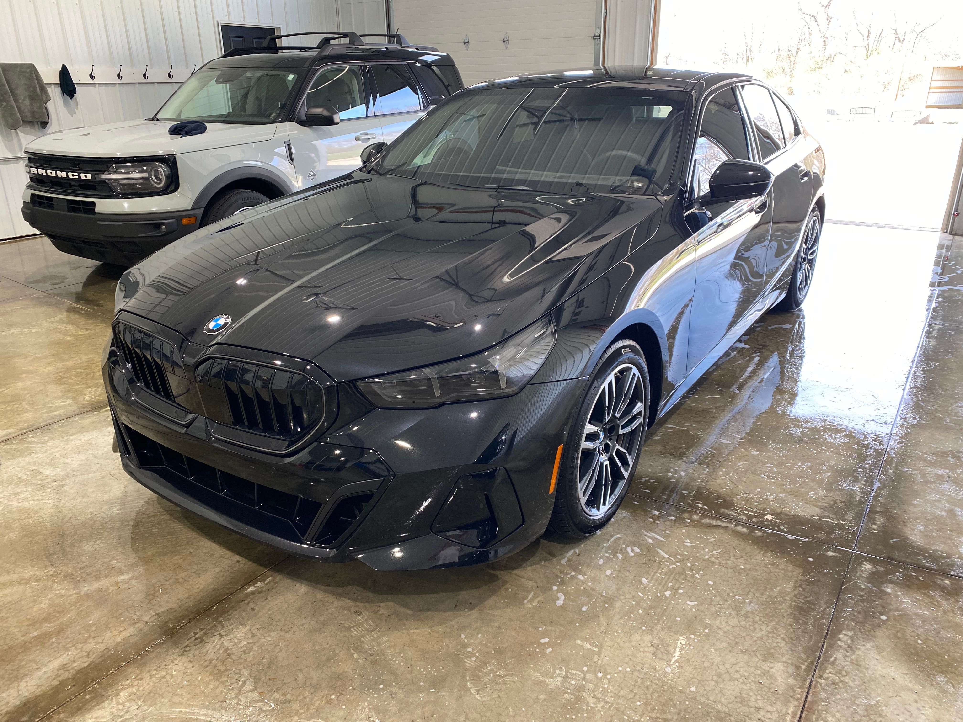 Used 2025 BMW 540i xDrive w/ M Sport Package AWD/4WD image 4