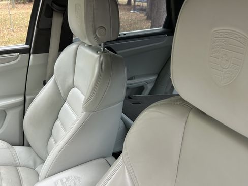 Used 2015 Porsche Macan S image 28