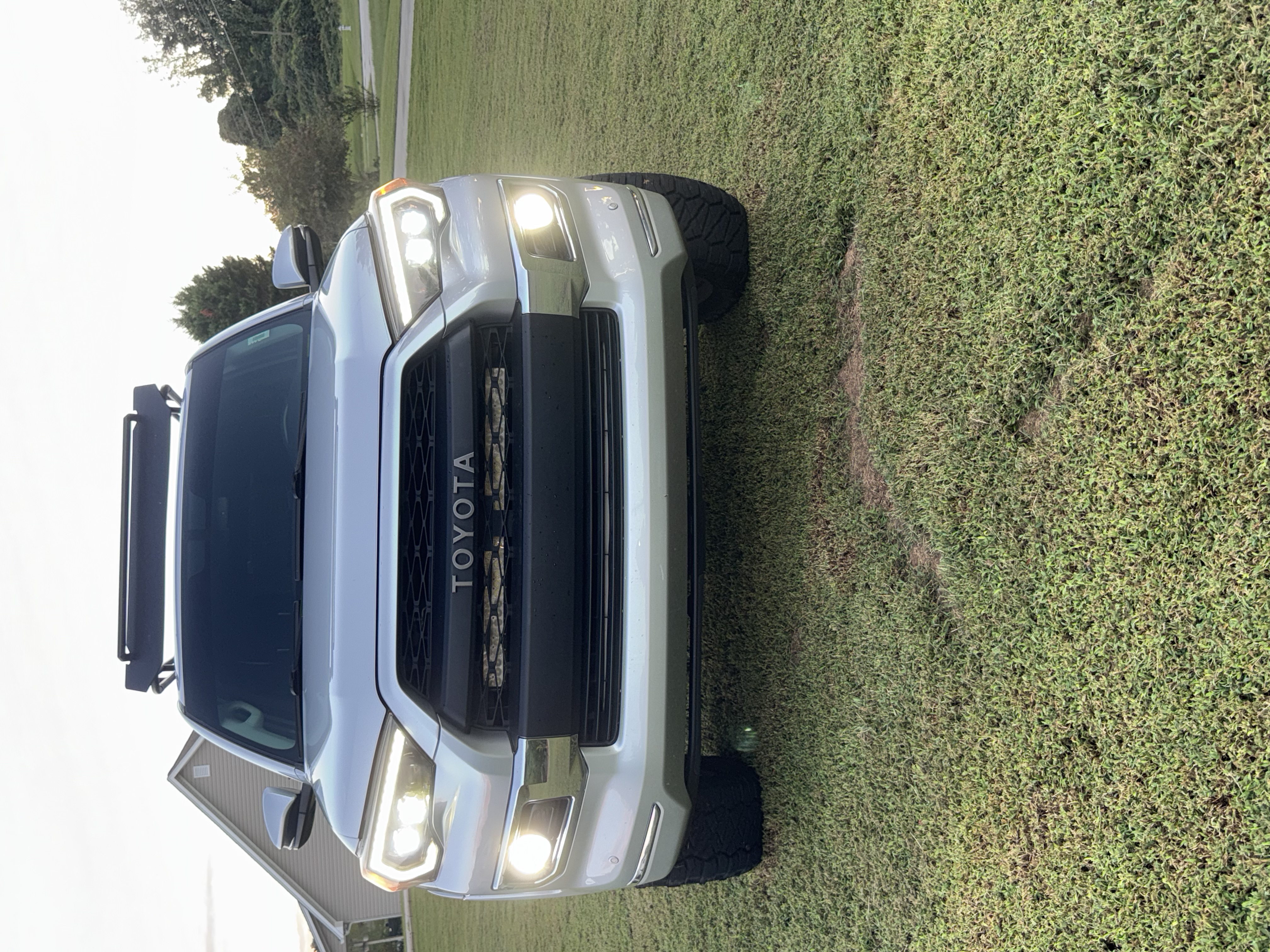 Used 2014 Toyota 4Runner Limited AWD/4WD image 10