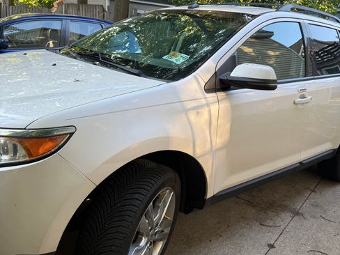Used 2013 Ford Edge SEL FWD image 2