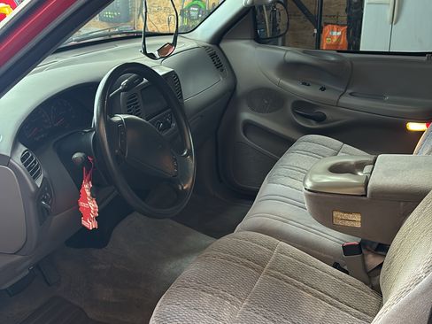 Used 1997 Ford F150 2WD Regular Cab image 8