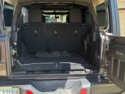 Used 2019 Jeep Wrangler Unlimited Rubicon AWD/4WD image 16