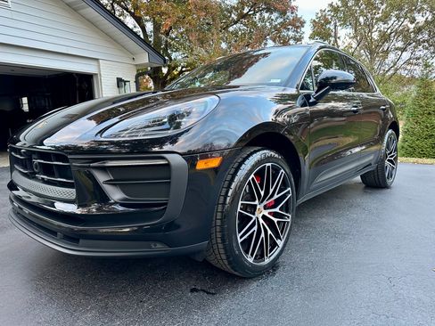 Used 2023 Porsche Macan image 2