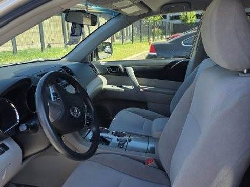 Used 2013 Toyota Highlander 4WD image 8