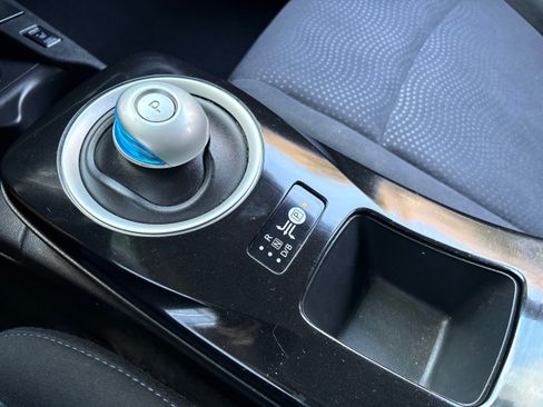 Used 2017 Nissan Leaf SV image 15