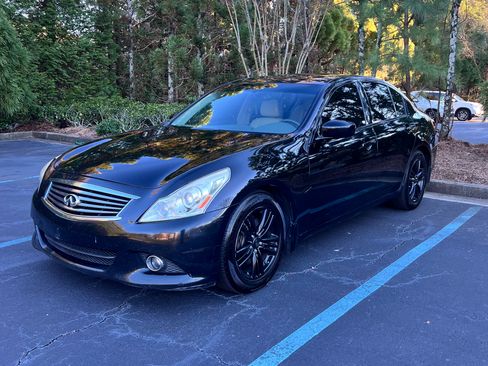 Used 2011 INFINITI G37 Journey w/ Premium Pkg image 8