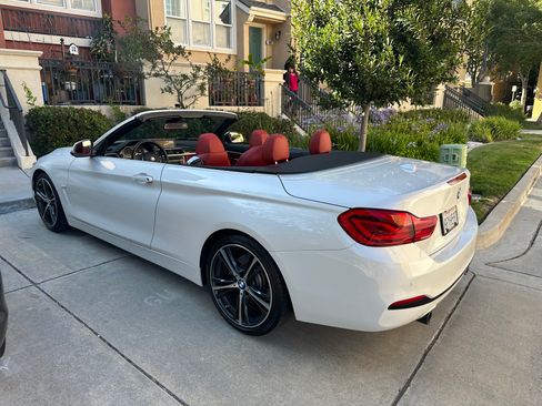 Used 2019 BMW 440i Convertible image 2
