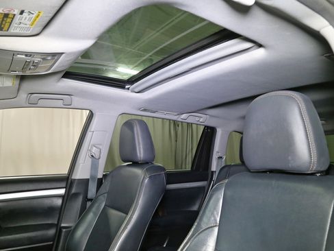 Used 2015 Toyota Highlander XLE image 10