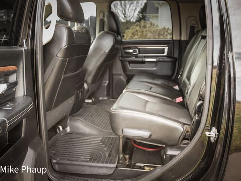 Used 2014 RAM 2500 Laramie w/ Black Appearance Group image 13