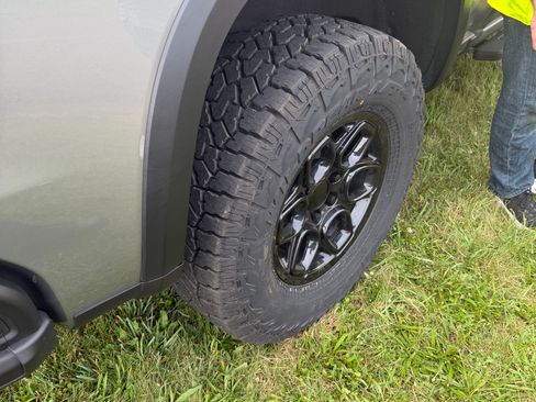 Used 2024 Chevrolet Silverado 1500 ZR2 w/ ZR2 Bison Edition AWD/4WD image 15
