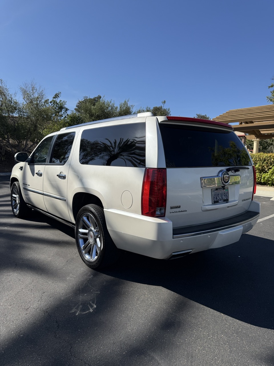 Used 2012 Cadillac Escalade ESV Platinum AWD/4WD image 6