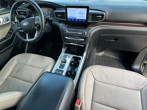 Used 2020 Ford Explorer Limited image 12