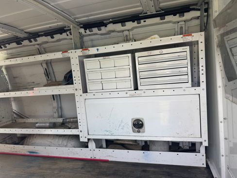 Used 2013 GMC Savana 2500 w/ Power Package image 5