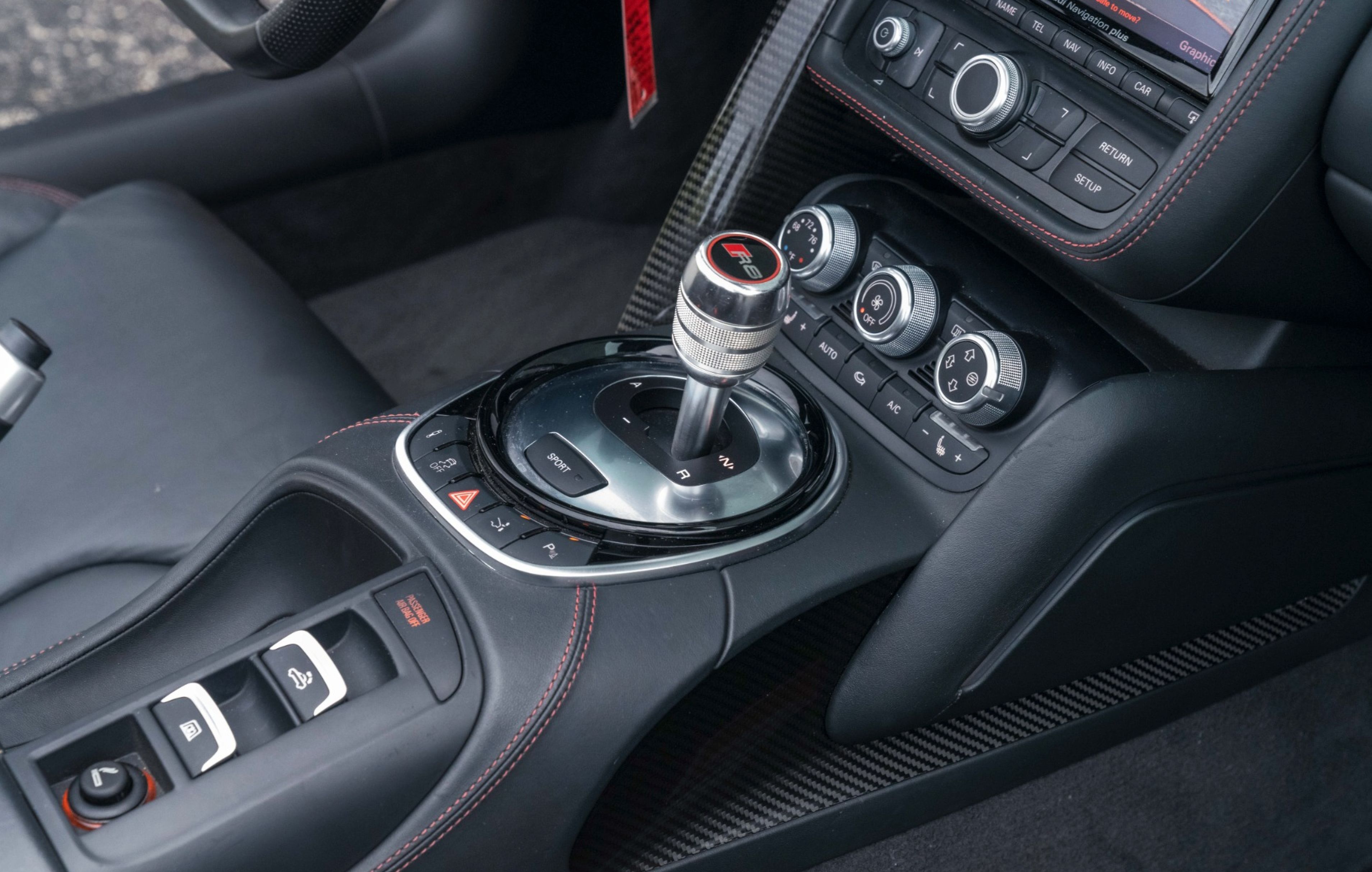 Used 2014 Audi R8 V10 w/ Ceramic Brake Package AWD/4WD image 20