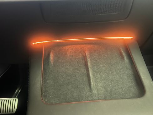 Used 2021 Tesla Model Y Long Range image 19