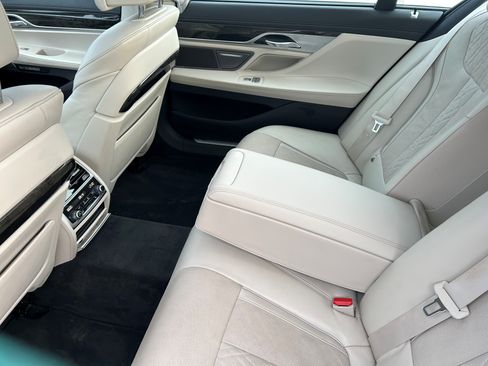 Used 2016 BMW 750i xDrive 750i xDrive Sedan 4D image 8