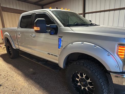 Used 2019 Ford F250 Lariat w/ Lariat Ultimate Package AWD/4WD image 13