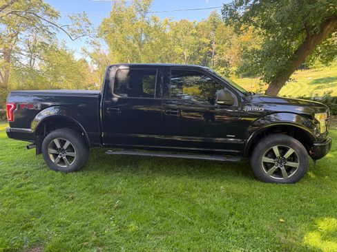 Used 2017 Ford F150 XLT w/ Equipment Group 302A Luxury AWD/4WD image 9