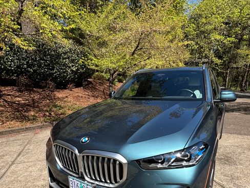 Used 2025 BMW X5 xDrive40i w/ Premium Package image 4