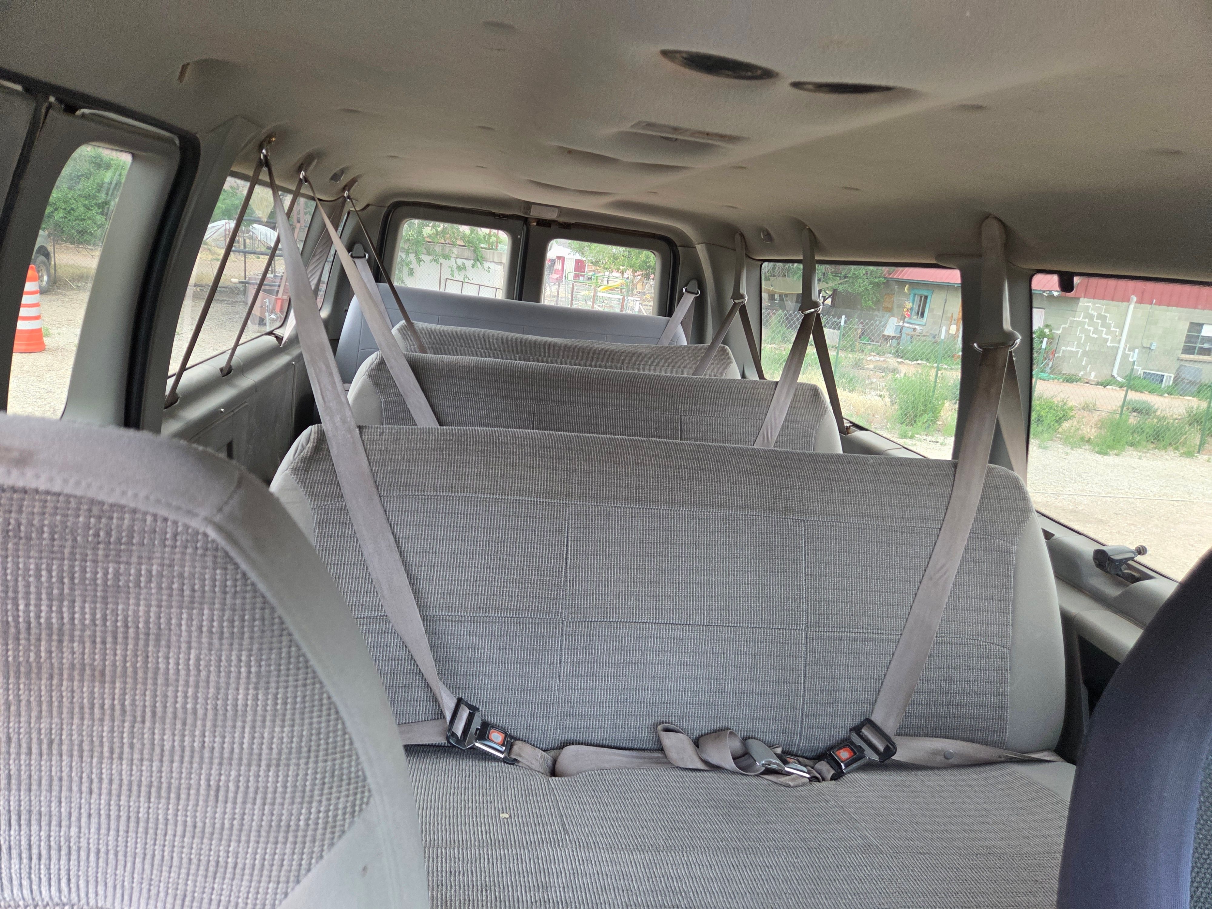 Used 2002 Ford E-350 and Econoline 350 Club Wagon RWD image 12