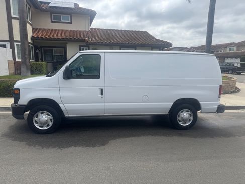 Used 2011 Ford E-150 and Econoline 150 RWD image 1